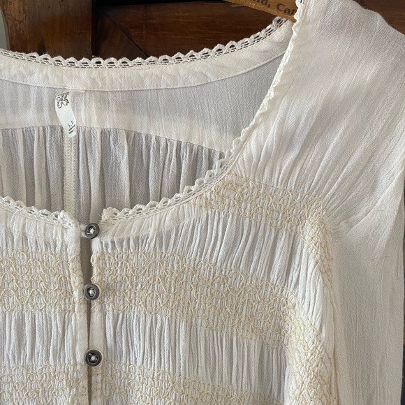 Free People White 60’s Style Blouse - Picture 5 of 12